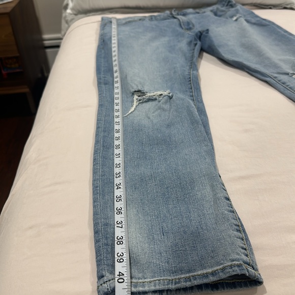 Good Condition and SUPER comfortable Aeropostale Jeans - Picture 3 of 5
